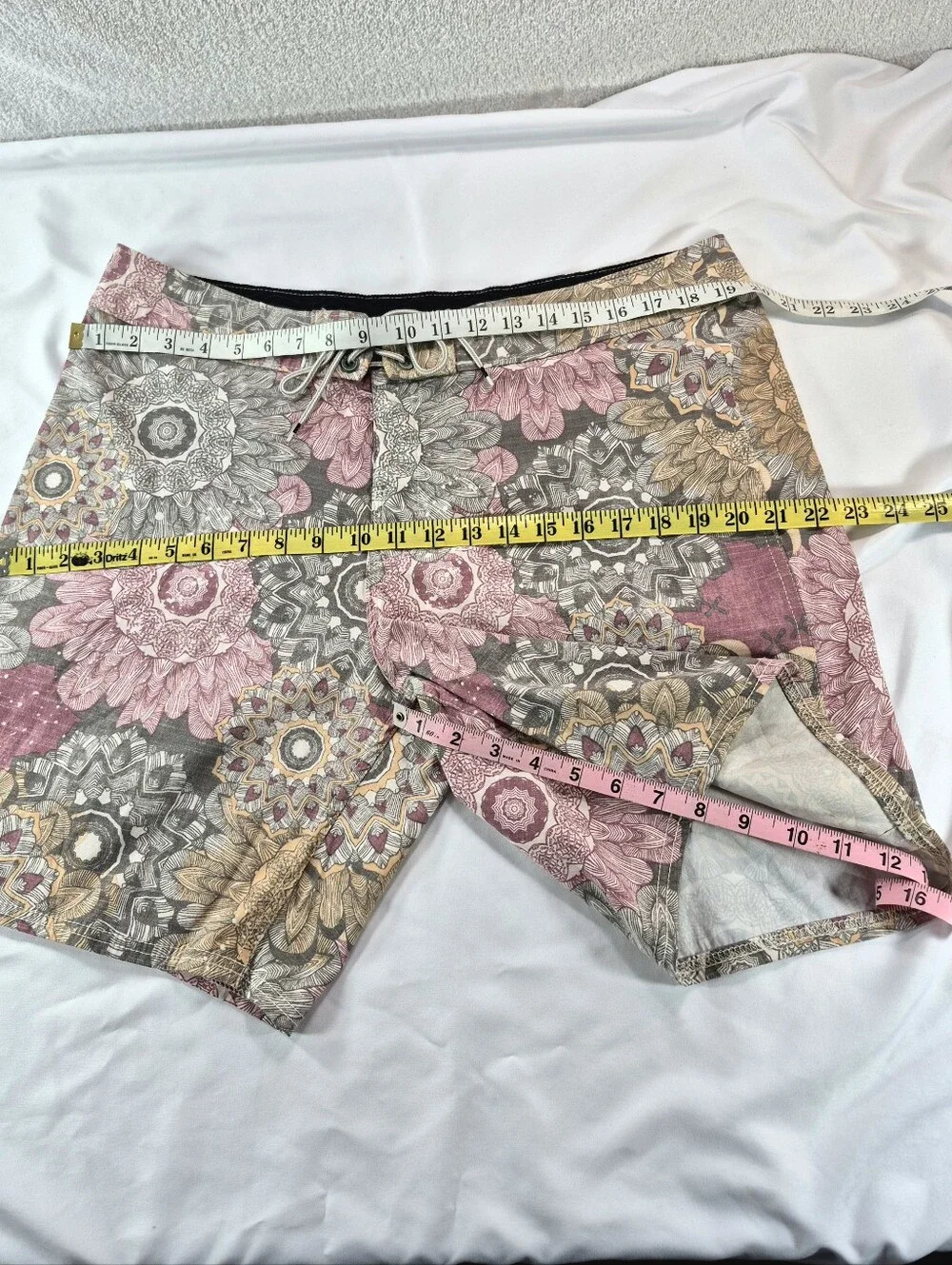 NWOT Reef Vintage Floral Mandala Board Shorts 34W.Beach Swim Surf Summer Travel